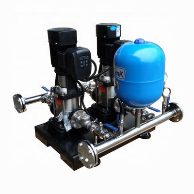 Pompa wodna ze wzmacniaczem częstotliwości Sprzęt do zaopatrzenia w wodę Pompa materiałowa SS304 z rurociągiem i zbiornikiem ciśnieniowym